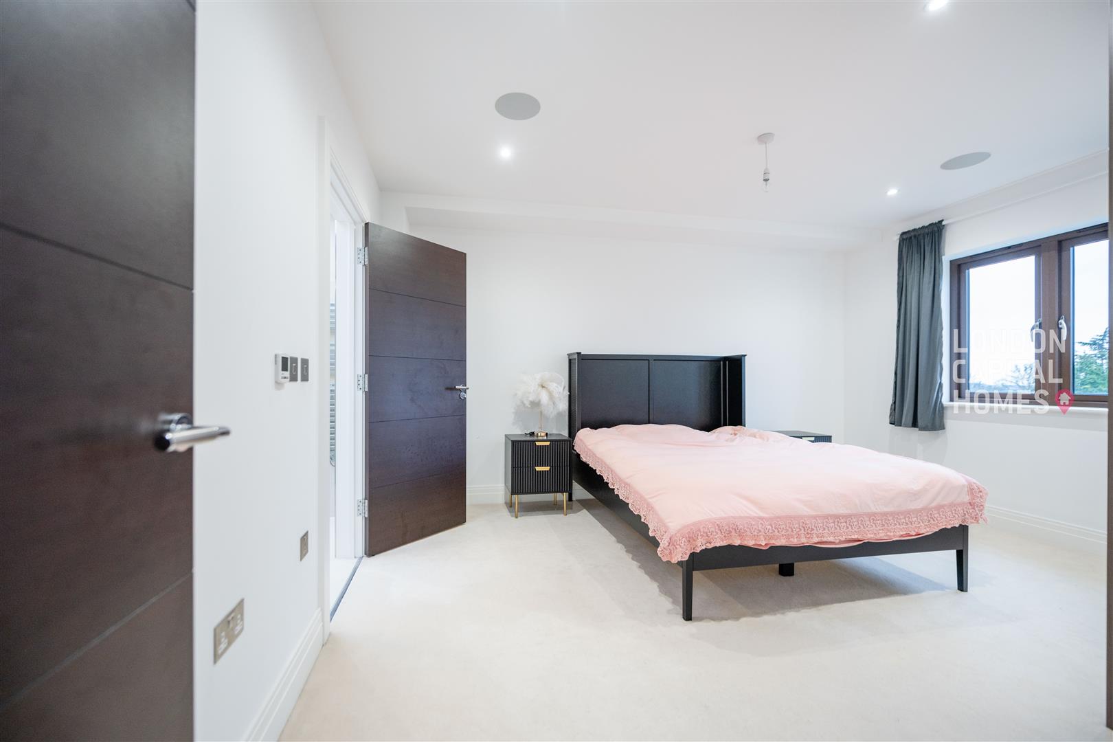 Duchess Crescent, Stanmore